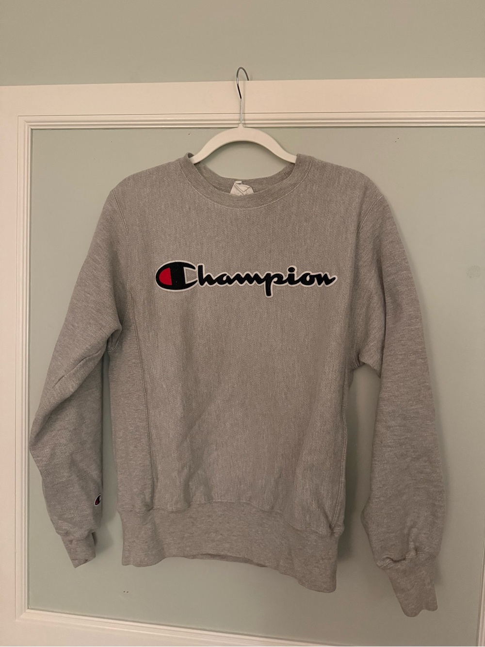 Champion Men’s Light Gray Crewneck Sweatshirt with Logo